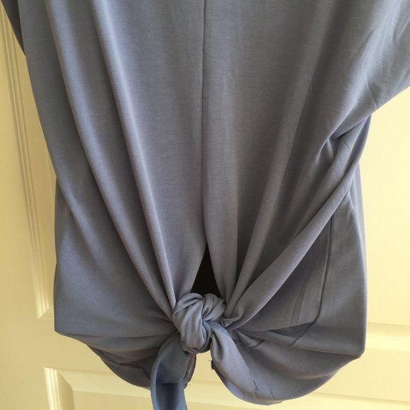 Short sleeve Back Split Top - Picture 5 of 7